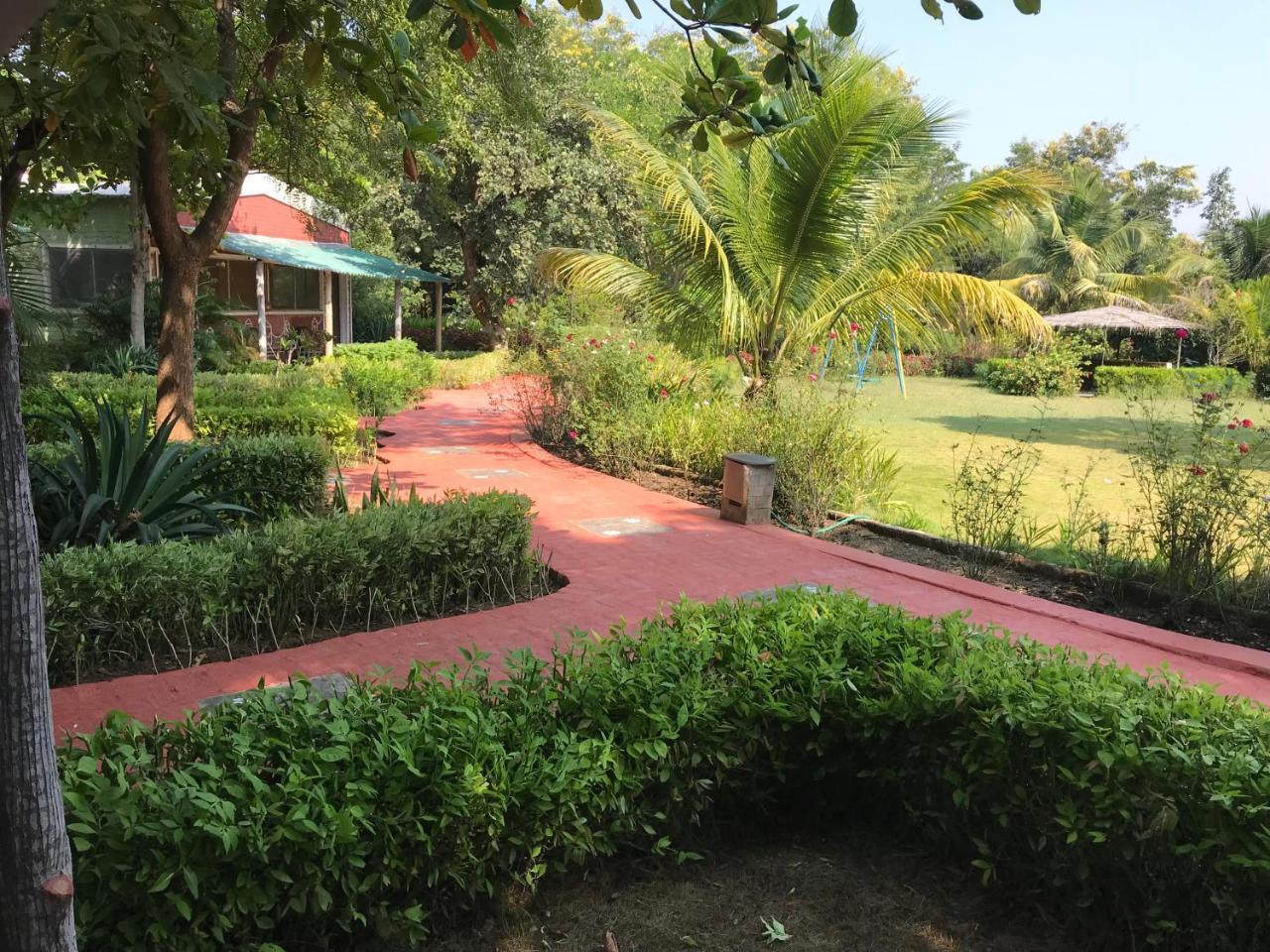 Baaz Jungle Resort Khawāsa Exterior foto